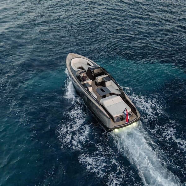 Reborn-Yachts-38-BOWRIDER-8