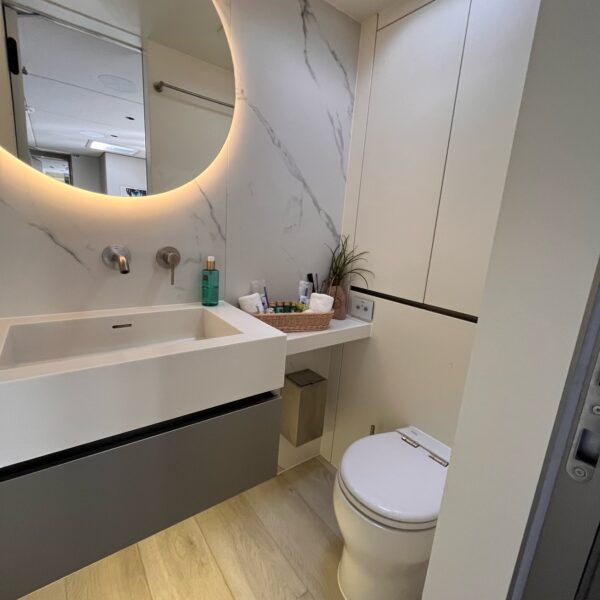 30 yolo bathroom 3