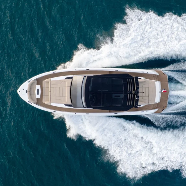 ELEVEN_03_Top_2025-04_Vanquish+58+T-Top+ELEVEN-197_LR-xderRFet
