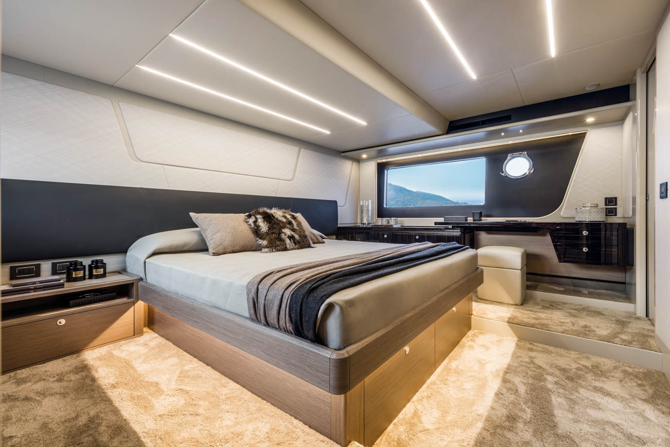 23-Absolute-Yachts-62-FLY-MasterCabin