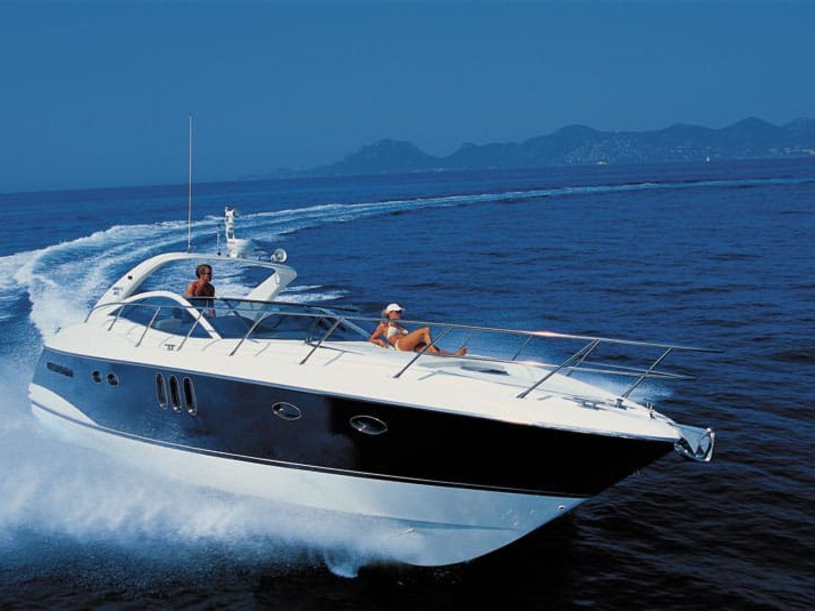 lanchaAbsolute45